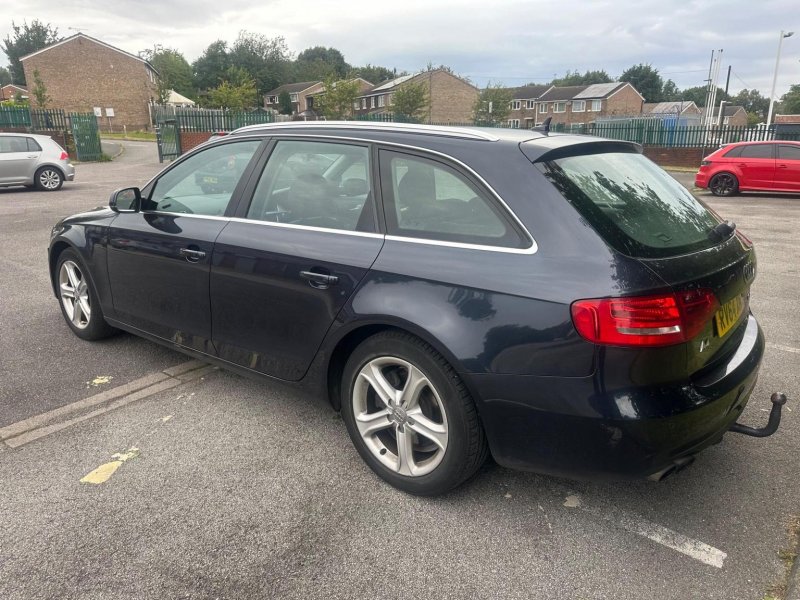 AUDI A4 AVANT