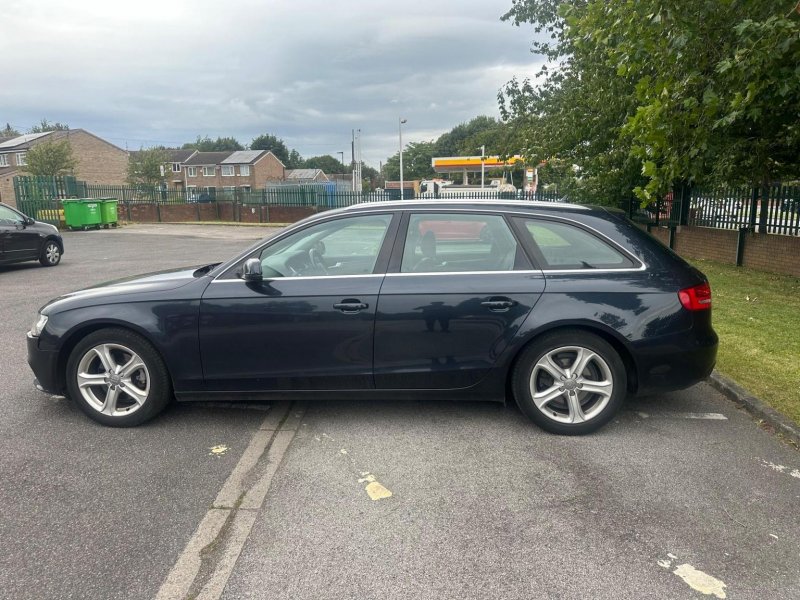 AUDI A4 AVANT