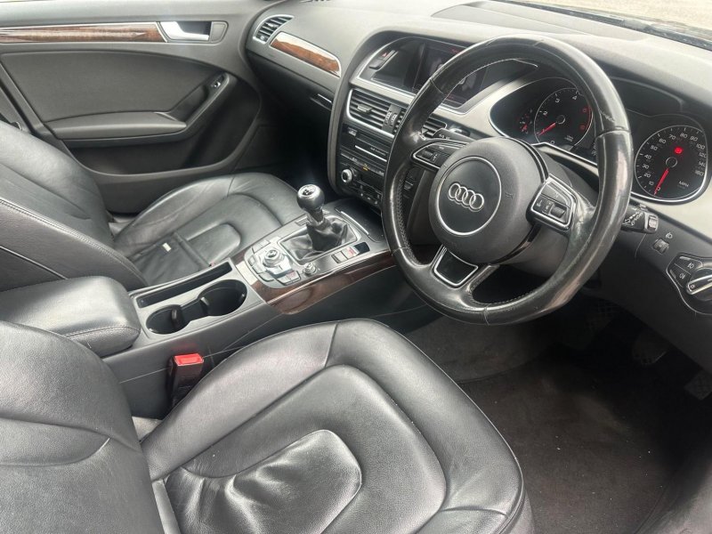 AUDI A4 AVANT