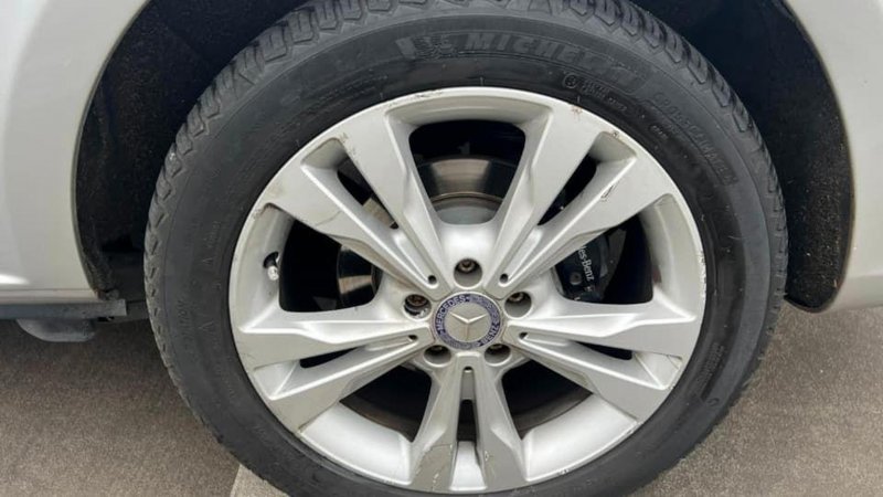 MERCEDES-BENZ V CLASS
