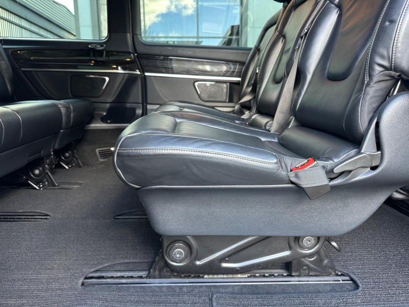 MERCEDES-BENZ V CLASS