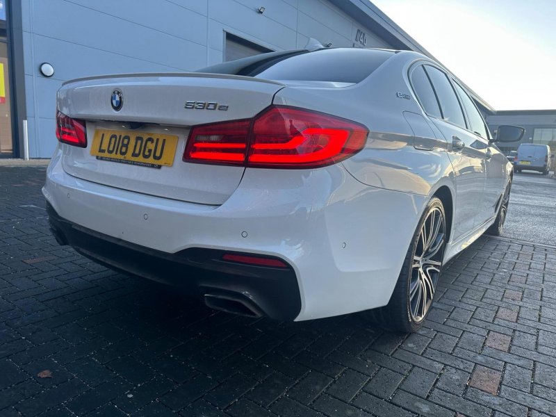 BMW 5 SERIES