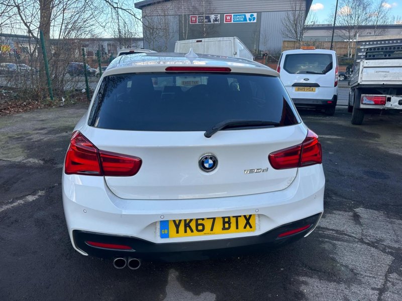 BMW 1 SERIES
