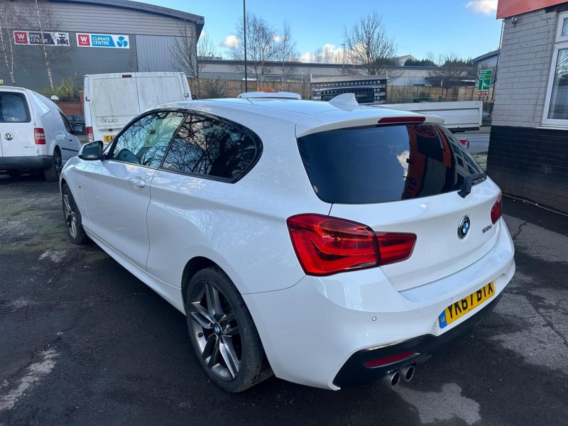 BMW 1 SERIES