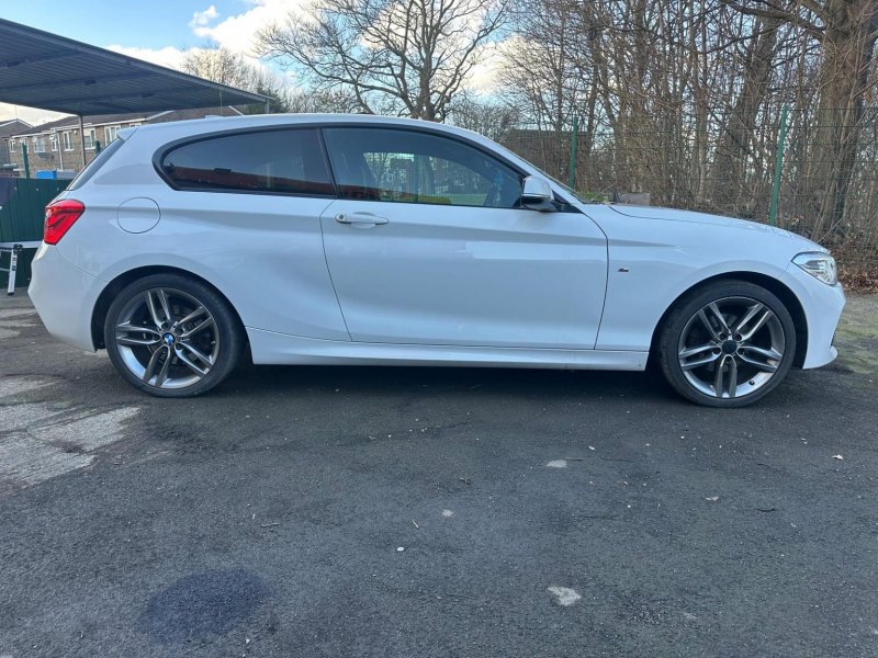 BMW 1 SERIES