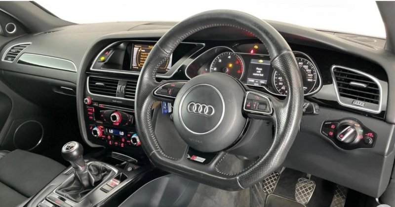 AUDI A4 AVANT